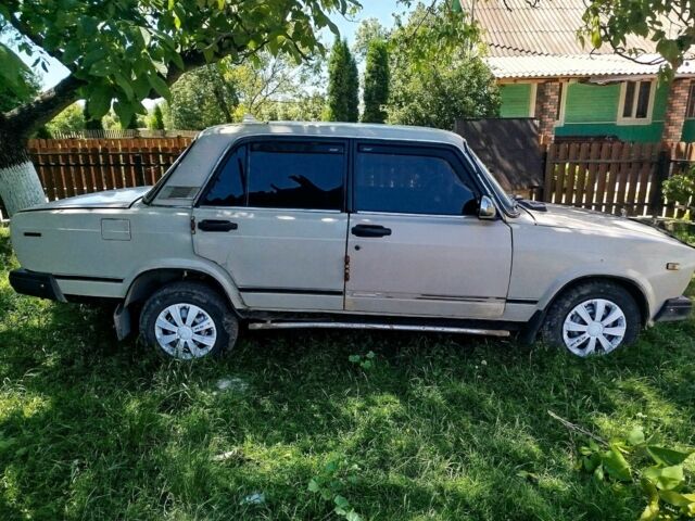 Бежевый ВАЗ 2107, объемом двигателя 1.6 л и пробегом 3 тыс. км за 700 $, фото 2 на Automoto.ua