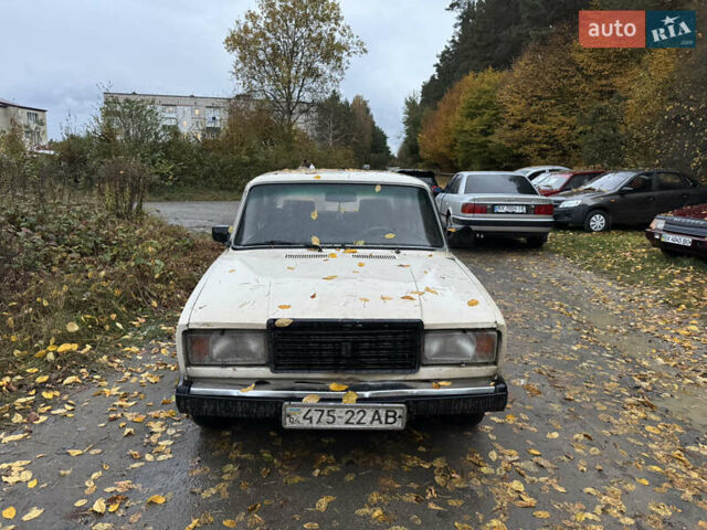ВАЗ 2107 1996 в Славуте на Automoto.ua Бежевый ВАЗ 2107, объемом двигателя 1.5 л и пробегом 77 тыс. км за 370 $, фото 1 на Automoto.ua