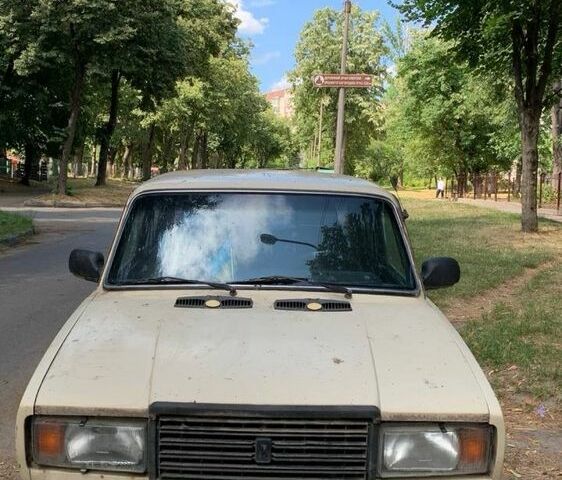 Бежевый ВАЗ 2107, объемом двигателя 1.5 л и пробегом 300 тыс. км за 550 $, фото 4 на Automoto.ua