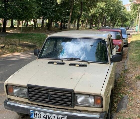 Бежевый ВАЗ 2107, объемом двигателя 1.5 л и пробегом 300 тыс. км за 550 $, фото 1 на Automoto.ua