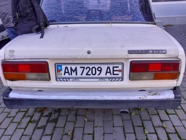 Бежевый ВАЗ 2107, объемом двигателя 1.5 л и пробегом 270 тыс. км за 387 $, фото 5 на Automoto.ua