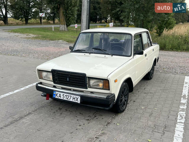 Бежевий ВАЗ 2107, об'ємом двигуна 1.45 л та пробігом 999 тис. км за 1300 $, фото 1 на Automoto.ua