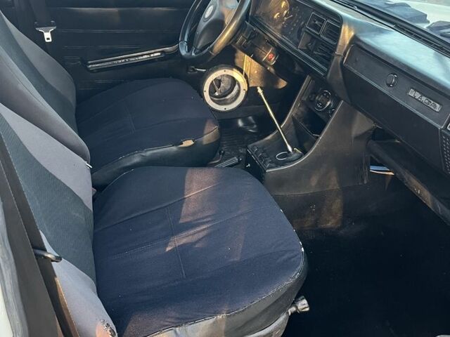 Бежевый ВАЗ 2107, объемом двигателя 1.5 л и пробегом 100 тыс. км за 550 $, фото 5 на Automoto.ua