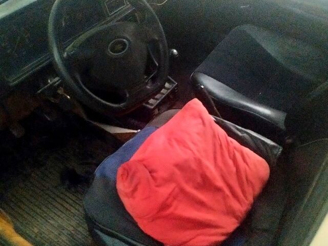 Бежевый ВАЗ 2107, объемом двигателя 1.5 л и пробегом 15 тыс. км за 400 $, фото 2 на Automoto.ua