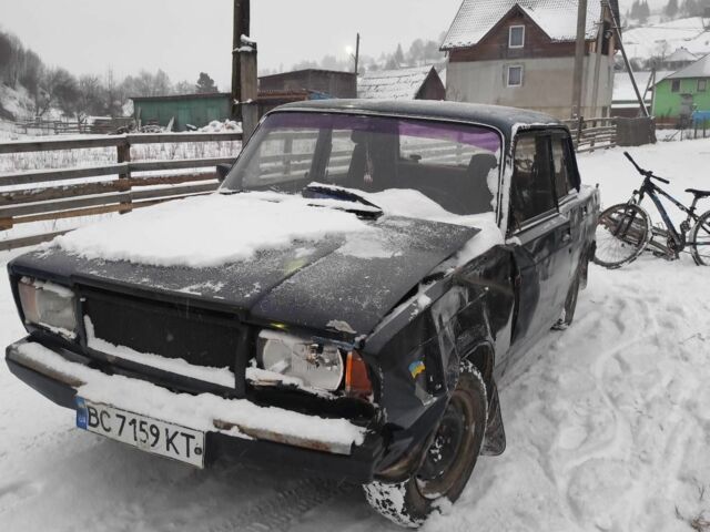 Черный ВАЗ 2107, объемом двигателя 1 л и пробегом 50 тыс. км за 473 $, фото 1 на Automoto.ua