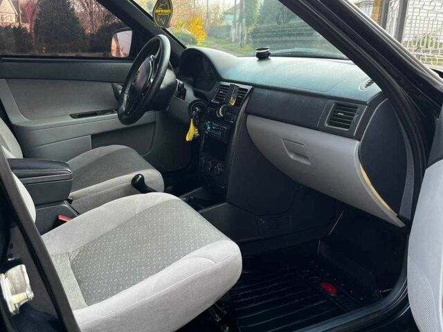 Черный ВАЗ 2107, объемом двигателя 1.6 л и пробегом 200 тыс. км за 2300 $, фото 4 на Automoto.ua