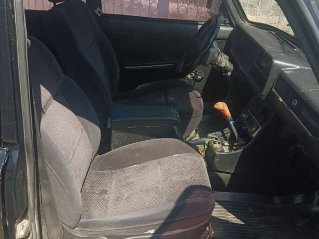 Черный ВАЗ 2107, объемом двигателя 1.5 л и пробегом 15 тыс. км за 450 $, фото 4 на Automoto.ua