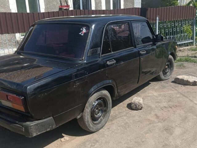 Черный ВАЗ 2107, объемом двигателя 1.5 л и пробегом 15 тыс. км за 450 $, фото 3 на Automoto.ua