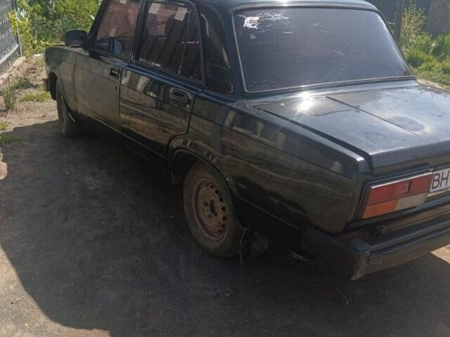 Черный ВАЗ 2107, объемом двигателя 1.5 л и пробегом 15 тыс. км за 450 $, фото 5 на Automoto.ua