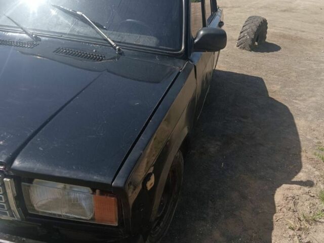 Черный ВАЗ 2107, объемом двигателя 1.5 л и пробегом 15 тыс. км за 450 $, фото 2 на Automoto.ua
