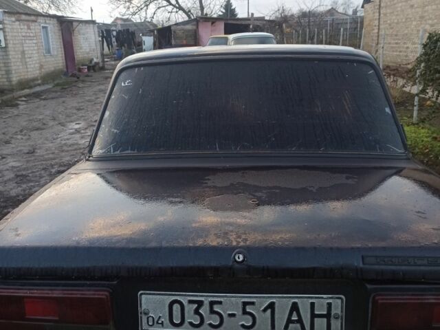 Черный ВАЗ 2107, объемом двигателя 1.5 л и пробегом 12 тыс. км за 544 $, фото 2 на Automoto.ua