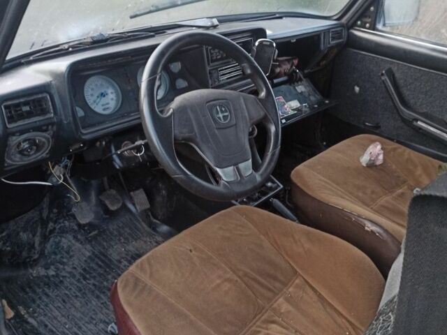 Черный ВАЗ 2107, объемом двигателя 1.5 л и пробегом 12 тыс. км за 544 $, фото 3 на Automoto.ua