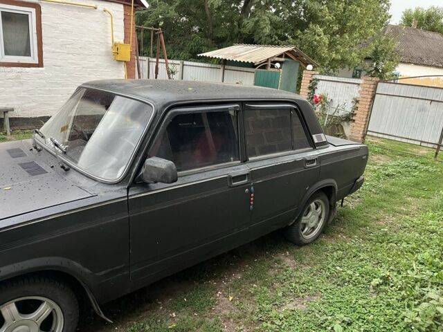 Черный ВАЗ 2107, объемом двигателя 1.3 л и пробегом 91 тыс. км за 900 $, фото 2 на Automoto.ua