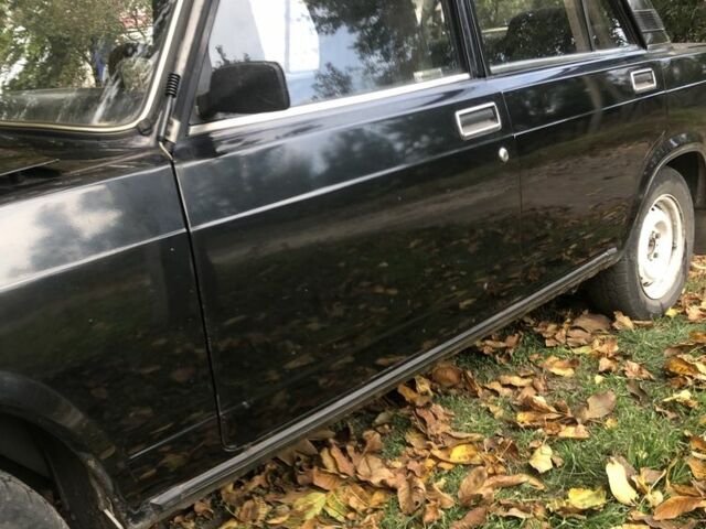 ВАЗ 2107 1991 в Каменское - Днепродзержинск на Automoto.ua Черный ВАЗ 2107, объемом двигателя 1.5 л и пробегом 122 тыс. км за 1300 $, фото 1 на Automoto.ua