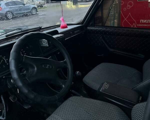 Черный ВАЗ 2107, объемом двигателя 1.5 л и пробегом 130 тыс. км за 1200 $, фото 5 на Automoto.ua