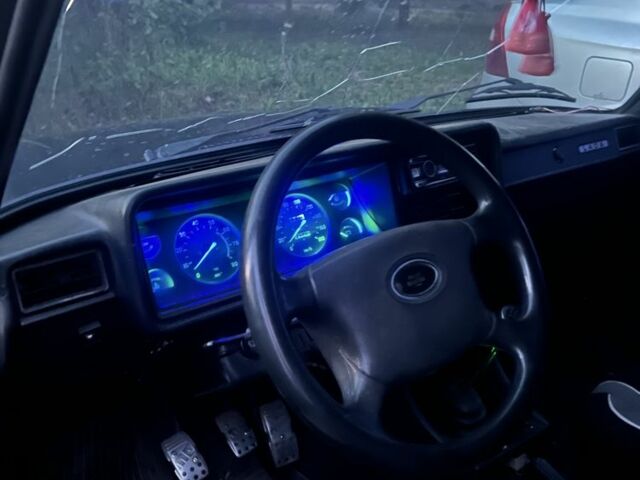 Черный ВАЗ 2107, объемом двигателя 1.5 л и пробегом 100 тыс. км за 768 $, фото 4 на Automoto.ua