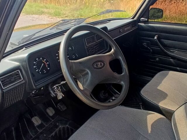 Чорний ВАЗ 2107, об'ємом двигуна 1.5 л та пробігом 0 тис. км за 3400 $, фото 4 на Automoto.ua