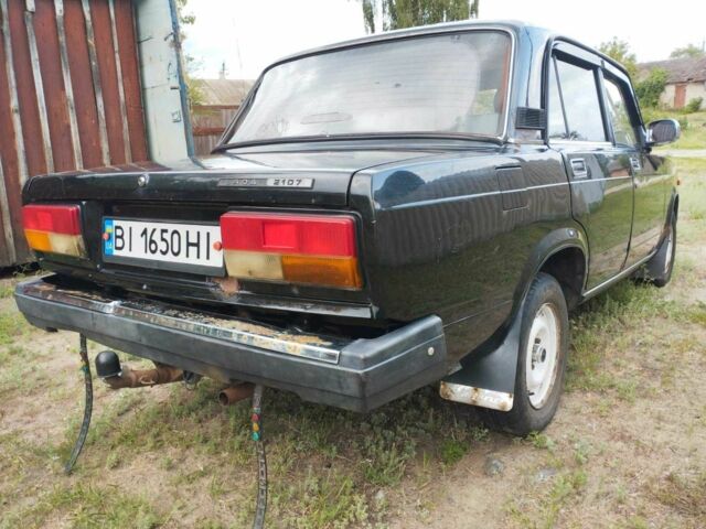 Черный ВАЗ 2107, объемом двигателя 1.5 л и пробегом 77 тыс. км за 1194 $, фото 3 на Automoto.ua