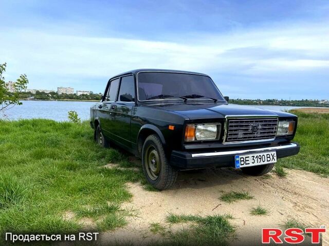 Черный ВАЗ 2107, объемом двигателя 1.5 л и пробегом 77 тыс. км за 1500 $, фото 3 на Automoto.ua