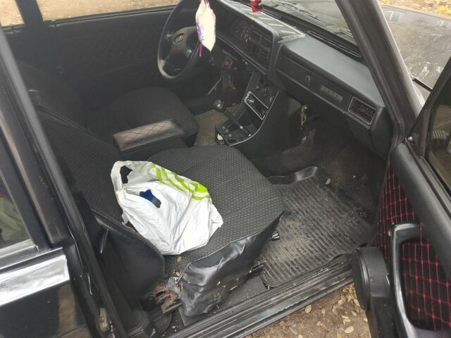 Черный ВАЗ 2107, объемом двигателя 1.5 л и пробегом 80 тыс. км за 1600 $, фото 7 на Automoto.ua