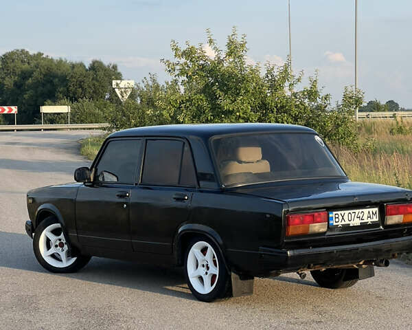 Черный ВАЗ 2107, объемом двигателя 1.5 л и пробегом 110 тыс. км за 1450 $, фото 3 на Automoto.ua