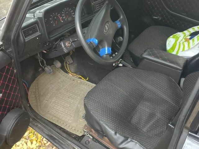 Черный ВАЗ 2107, объемом двигателя 1.5 л и пробегом 80 тыс. км за 1600 $, фото 3 на Automoto.ua