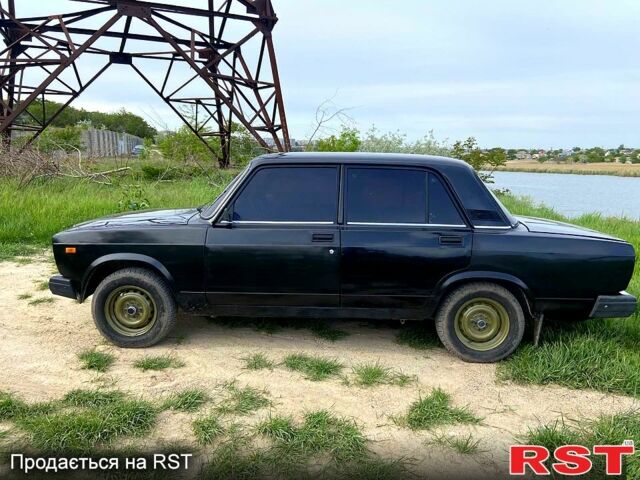 Черный ВАЗ 2107, объемом двигателя 1.5 л и пробегом 77 тыс. км за 1500 $, фото 5 на Automoto.ua