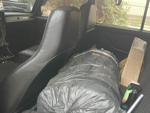 Черный ВАЗ 2107, объемом двигателя 1.5 л и пробегом 80 тыс. км за 1600 $, фото 4 на Automoto.ua