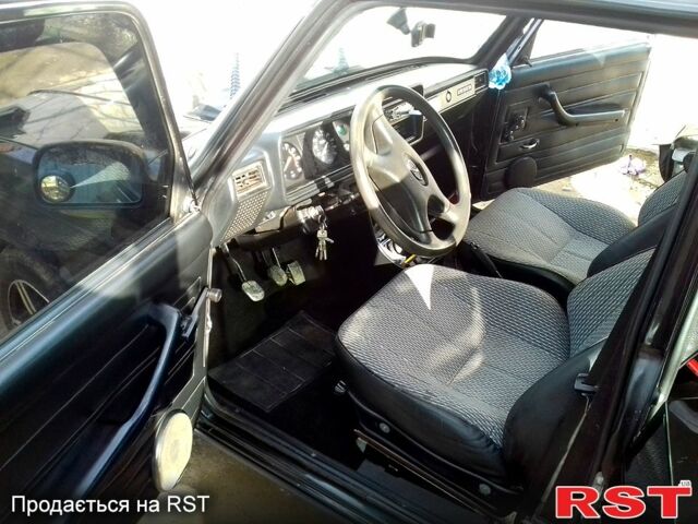 Черный ВАЗ 2107, объемом двигателя 1.5 л и пробегом 68 тыс. км за 1200 $, фото 2 на Automoto.ua