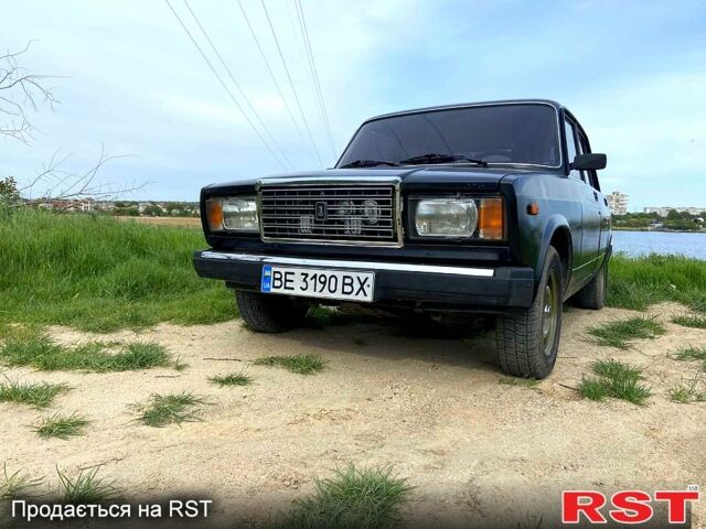 Черный ВАЗ 2107, объемом двигателя 1.5 л и пробегом 77 тыс. км за 1500 $, фото 2 на Automoto.ua