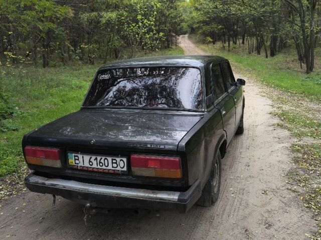 Черный ВАЗ 2107, объемом двигателя 1.5 л и пробегом 90 тыс. км за 1072 $, фото 2 на Automoto.ua