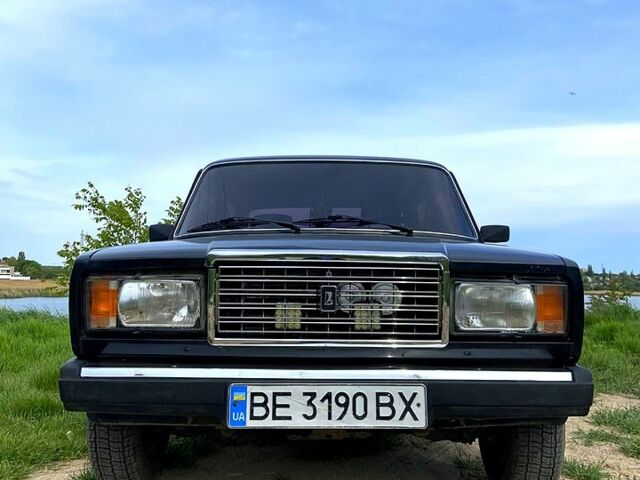 Черный ВАЗ 2107, объемом двигателя 1.5 л и пробегом 77 тыс. км за 1500 $, фото 1 на Automoto.ua