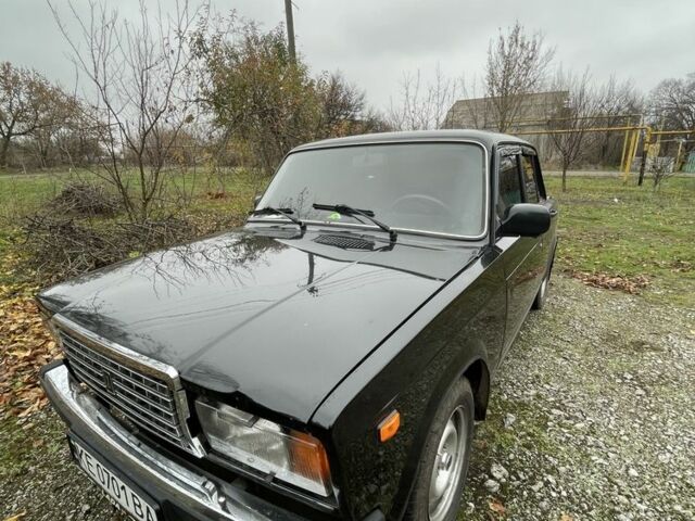 Чорний ВАЗ 2107, об'ємом двигуна 1.5 л та пробігом 166 тис. км за 1900 $, фото 2 на Automoto.ua