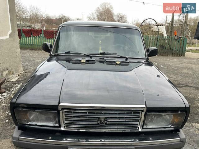 Черный ВАЗ 2107, объемом двигателя 1.45 л и пробегом 6 тыс. км за 1250 $, фото 2 на Automoto.ua