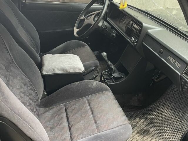 Чорний ВАЗ 2107, об'ємом двигуна 1.6 л та пробігом 109 тис. км за 1300 $, фото 5 на Automoto.ua