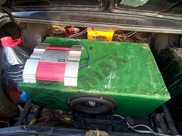 Черный ВАЗ 2107, объемом двигателя 16 л и пробегом 100 тыс. км за 1500 $, фото 6 на Automoto.ua