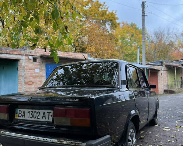 Черный ВАЗ 2107, объемом двигателя 1.6 л и пробегом 241 тыс. км за 1700 $, фото 5 на Automoto.ua