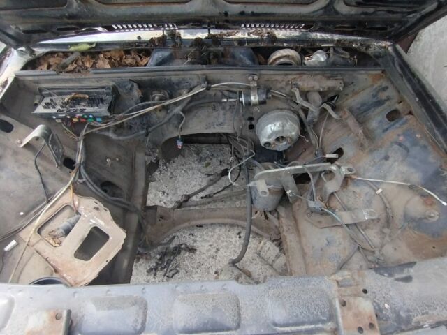 Черный ВАЗ 2107, объемом двигателя 0 л и пробегом 300 тыс. км за 482 $, фото 2 на Automoto.ua