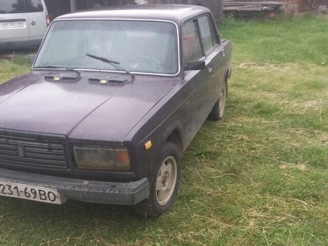 Фиолетовый ВАЗ 2107, объемом двигателя 1 л и пробегом 85 тыс. км за 500 $, фото 1 на Automoto.ua