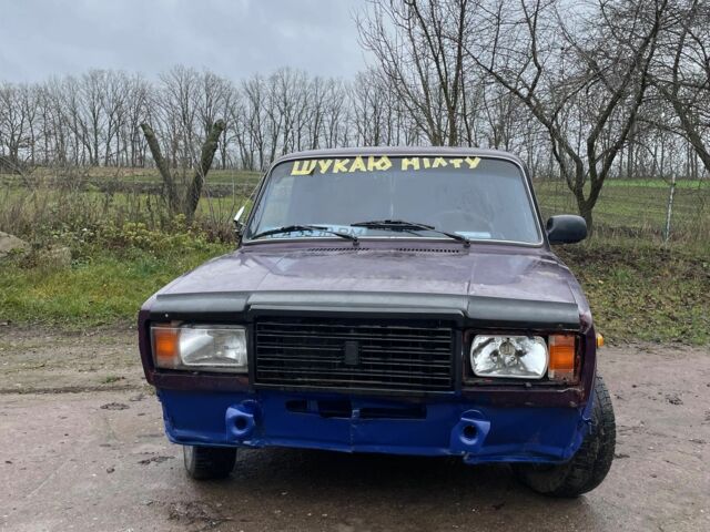 Фиолетовый ВАЗ 2107, объемом двигателя 1.5 л и пробегом 1 тыс. км за 475 $, фото 2 на Automoto.ua