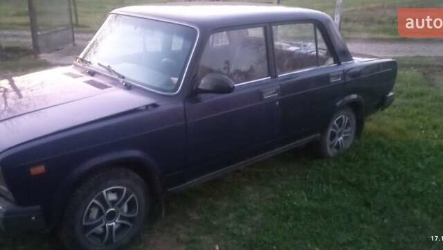Фіолетовий ВАЗ 2107, об'ємом двигуна 0 л та пробігом 100 тис. км за 500 $, фото 1 на Automoto.ua