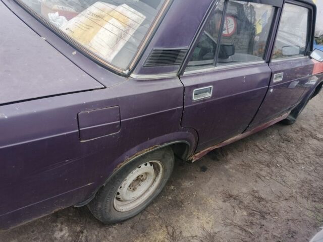 Фиолетовый ВАЗ 2107, объемом двигателя 1.3 л и пробегом 200 тыс. км за 237 $, фото 1 на Automoto.ua