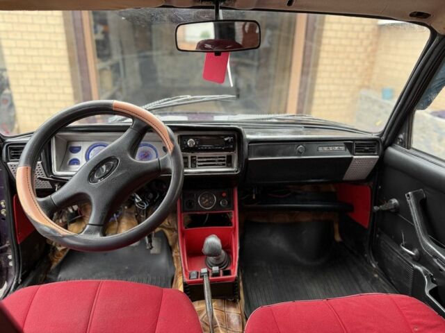 Фиолетовый ВАЗ 2107, объемом двигателя 1.5 л и пробегом 100 тыс. км за 750 $, фото 7 на Automoto.ua