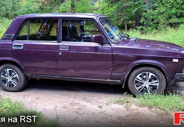 Фиолетовый ВАЗ 2107, объемом двигателя 1.5 л и пробегом 250 тыс. км за 900 $, фото 1 на Automoto.ua