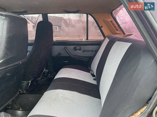 Фіолетовий ВАЗ 2107, об'ємом двигуна 1.6 л та пробігом 97 тис. км за 700 $, фото 3 на Automoto.ua