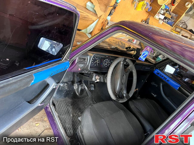 Фиолетовый ВАЗ 2107, объемом двигателя 1.5 л и пробегом 190 тыс. км за 999 $, фото 4 на Automoto.ua