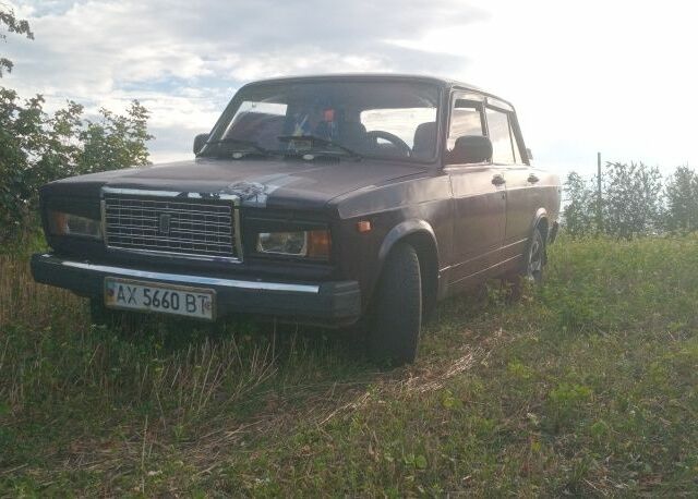 Фиолетовый ВАЗ 2107, объемом двигателя 0 л и пробегом 70 тыс. км за 1067 $, фото 1 на Automoto.ua