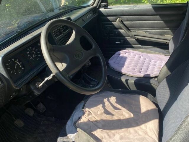 Фиолетовый ВАЗ 2107, объемом двигателя 1.5 л и пробегом 100 тыс. км за 800 $, фото 3 на Automoto.ua