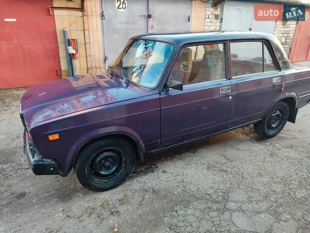 Фиолетовый ВАЗ 2107, объемом двигателя 1.6 л и пробегом 450 тыс. км за 700 $, фото 7 на Automoto.ua