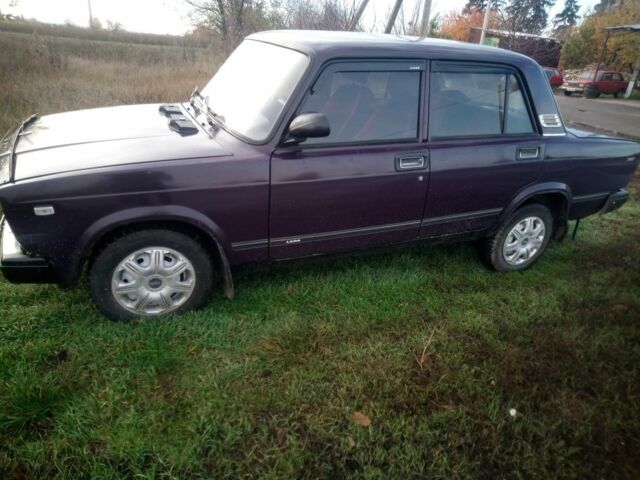 ВАЗ 2107 2001 в Черкассах на Automoto.ua Фиолетовый ВАЗ 2107, объемом двигателя 1.5 л и пробегом 40 тыс. км за 857 $, фото 1 на Automoto.ua